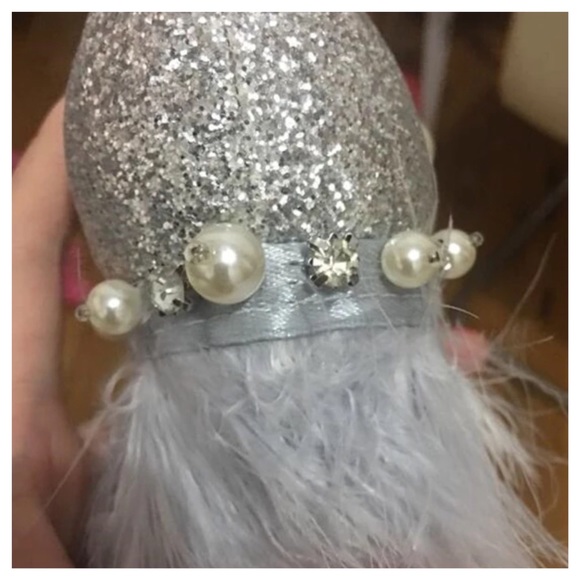 🎁 The Amanda Silver Handmade Glitter Feather Shoes - Picture 2 of 5